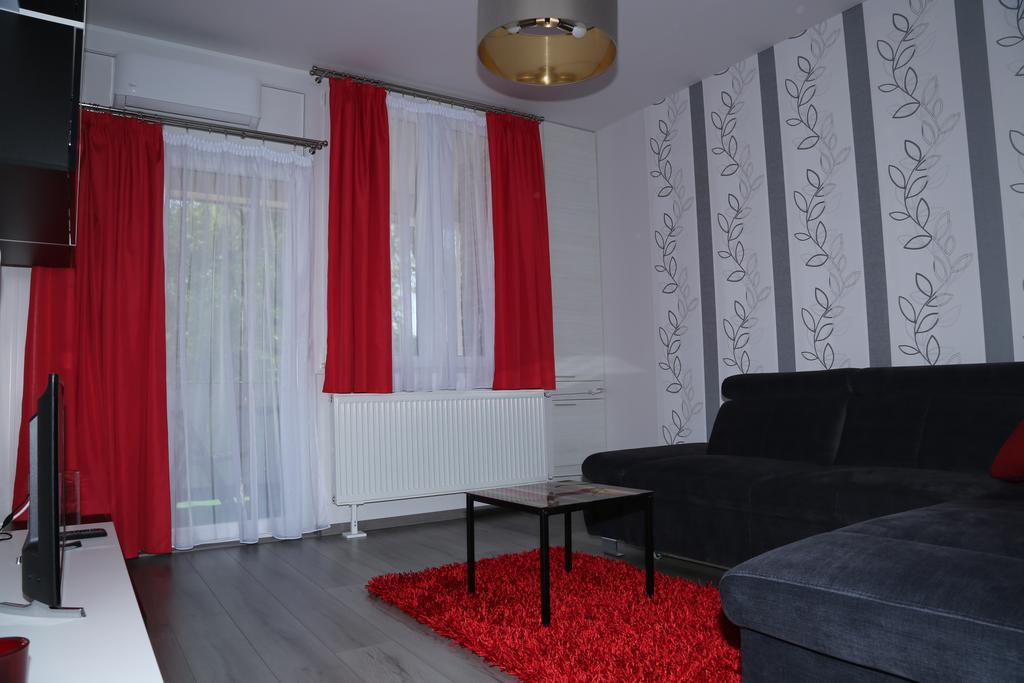 Szofi Apartman Гайдусобосло Екстер'єр фото